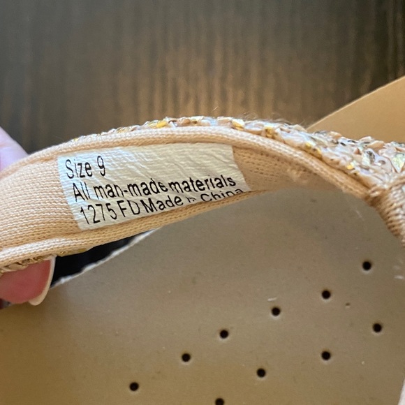 Volatile Woven Tan and Gold Sandals - Picture 5 of 5